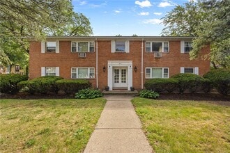 Building Photo - 809 East Ave