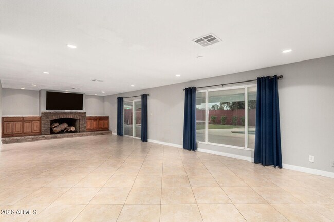 Building Photo - 4503 W Loma Ln