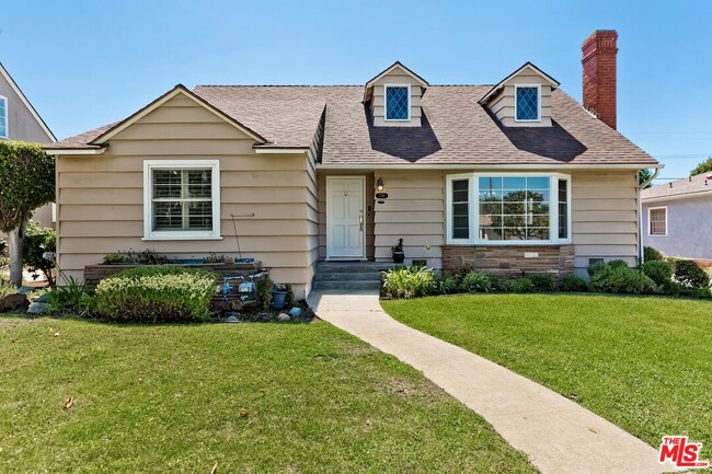 Building Photo - 7719 Hosford Ave