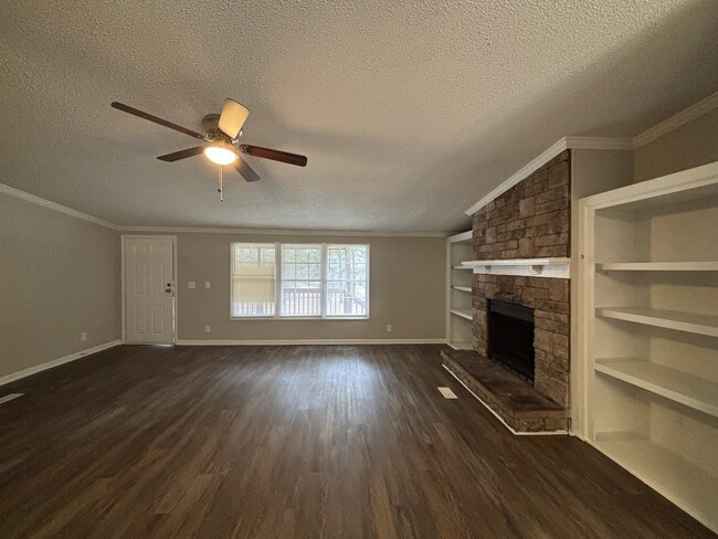 Foto del edificio - 1100 Big Sandy Creek Ln