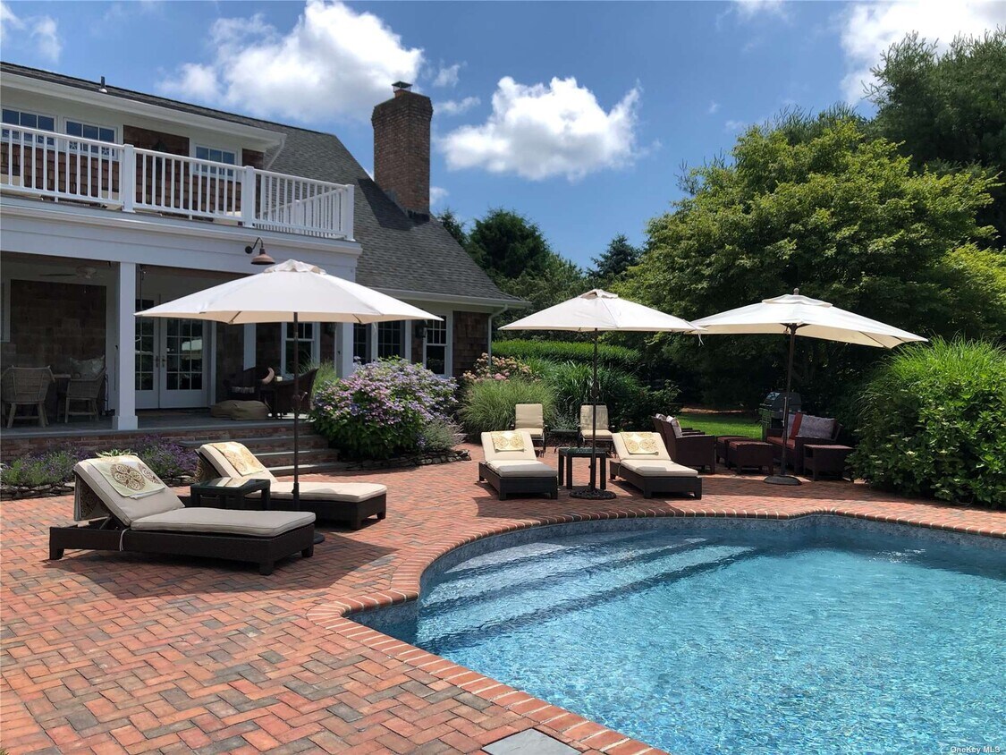 13A Brushy Neck Ln, Westhampton, NY 11977 House Rental in Westhampton