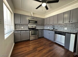 Building Photo - 2125 Elm Ave