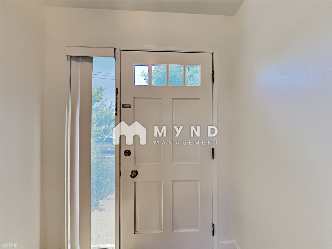 Primary Photo - 3 br, 2 bath Townhome - 6 Smithridge Park