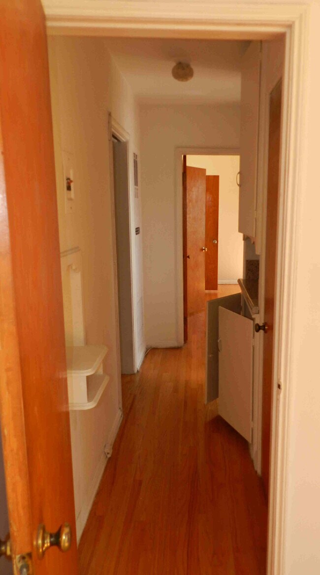 Foto del edificio - 108 N Hayworth Ave