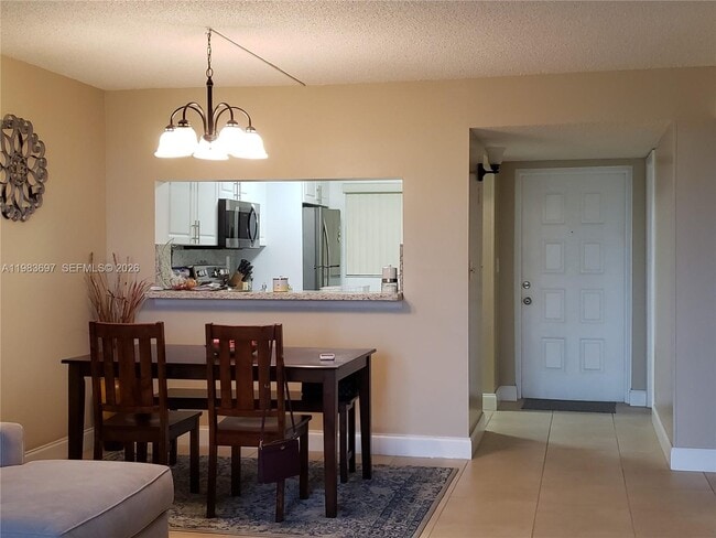 Building Photo - 9520 Seagrape Dr