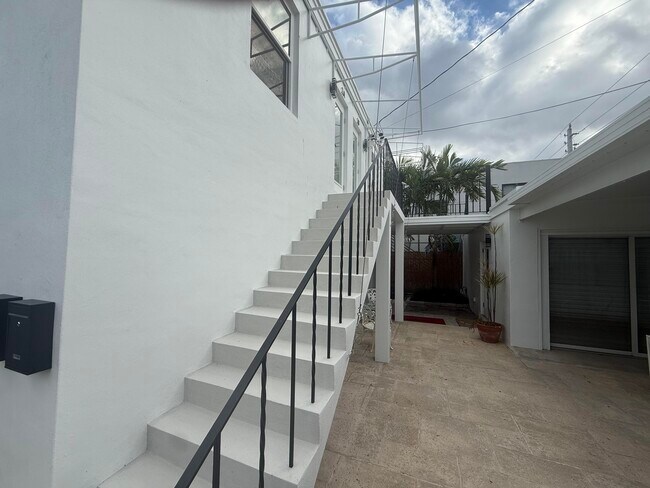 Foto del edificio - 5909 S Dixie Hwy