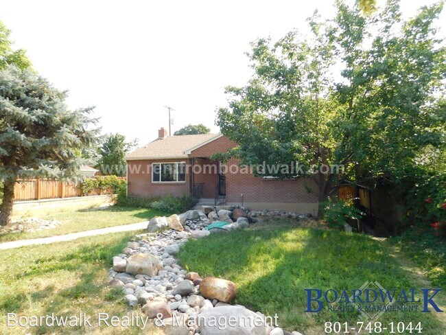 Building Photo - 3391 800 E