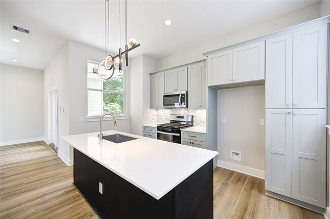 Foto del edificio - 3404 Rawley St