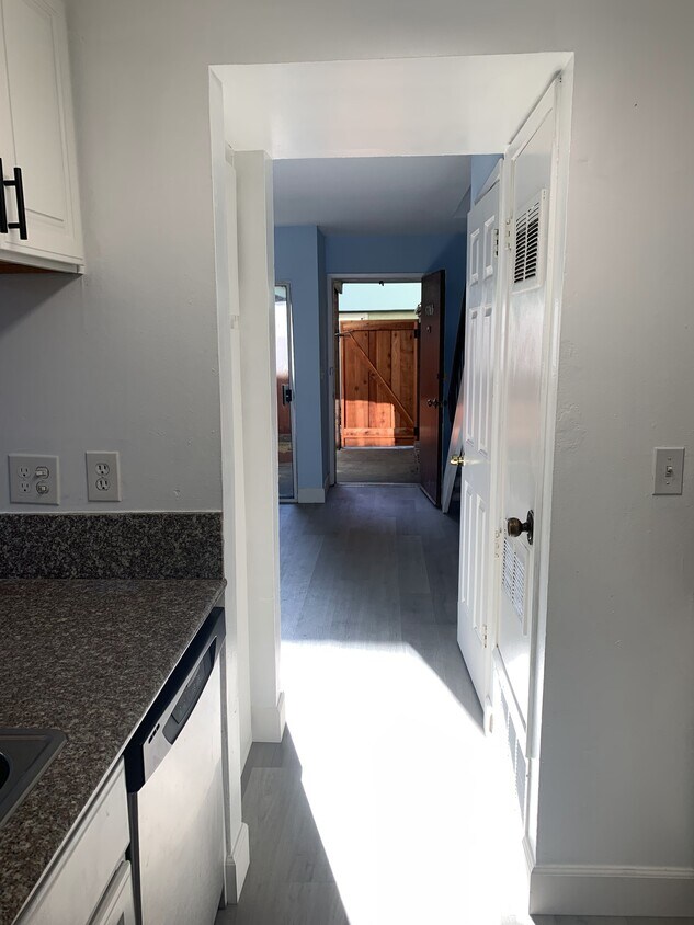 Foto principal - 5709 Poplar Common