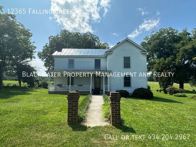 Foto del edificio - Farm House in Bedford County near Huddleston