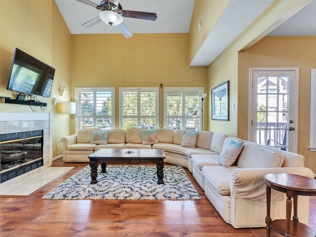Building Photo - 16627 Bayfront Dr