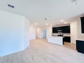 Building Photo - 30634 Windermere