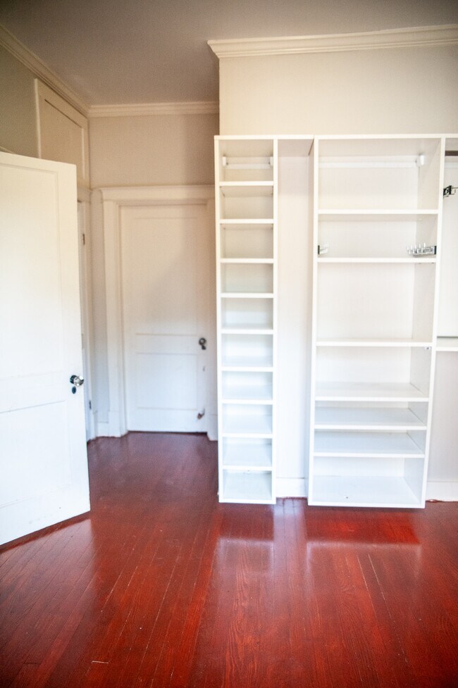 Building Photo - 321 Yeardley Ave
