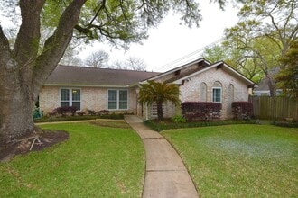Building Photo - 10802 Meadow Lake Ln