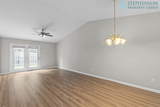Foto del edificio - 423 Elders Pond Cir