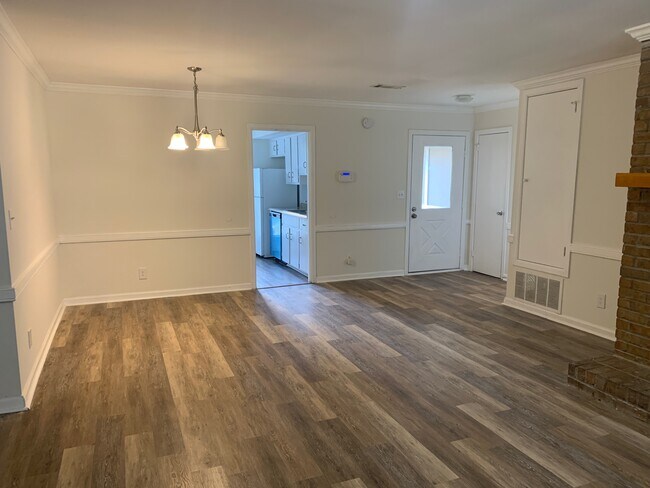 Foto del edificio - 3036 Willow Ln Dr
