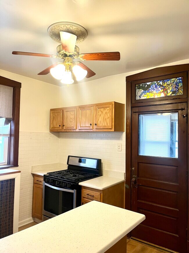 Cocina - 3941 N Christiana Ave