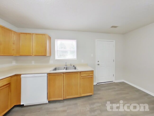 Foto del edificio - 10818 Wymm Ln