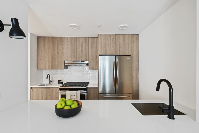 Foto del edificio - 1277 E 14th St