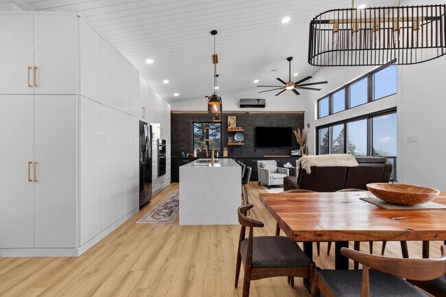 Photo du bâtiment - 54 Old Flatrock Rd