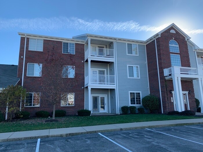 Primary Photo - Amazing Southside Condo in Perry Township!