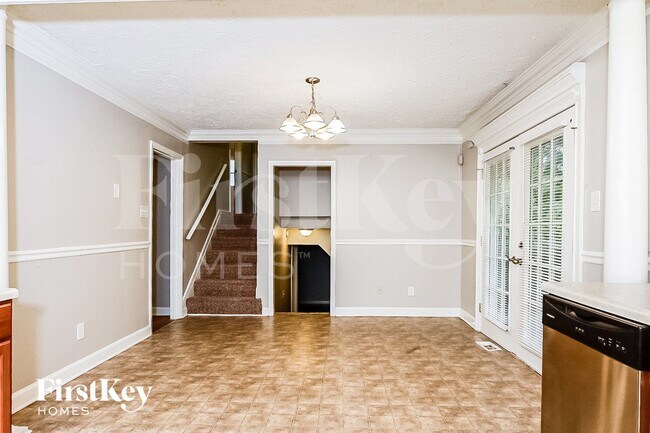 Foto del edificio - 6153 Continental Cir