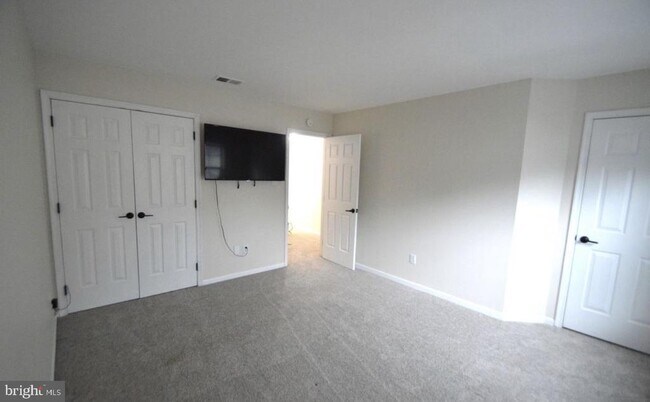 Foto del edificio - 138 Creekside Ct