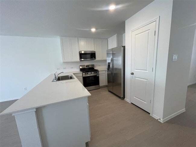 Building Photo - 23437 Firelight Dr