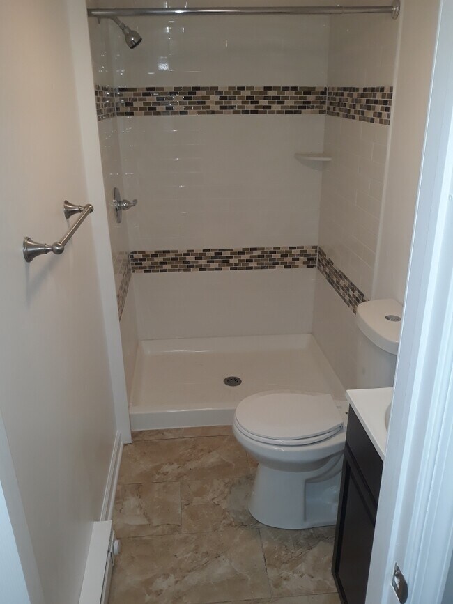 Baño - 1325 E Mt Pleasant Ave
