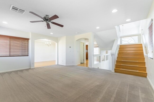Building Photo - 8508 S Yellow Hawk Way