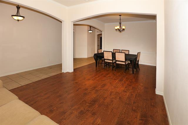 Foto del edificio - 1615 Bur Oak Dr