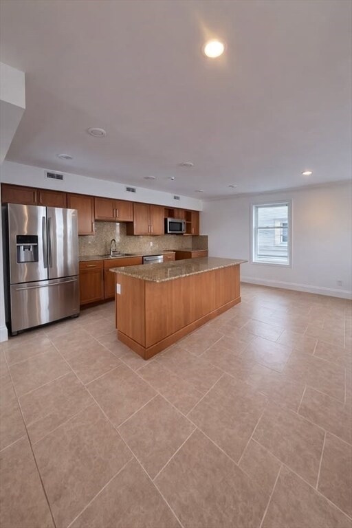 Foto del edificio - 373 Crescent Ave