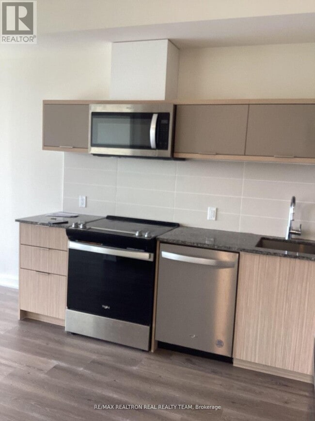 Building Photo - 10 Deerlick Ct