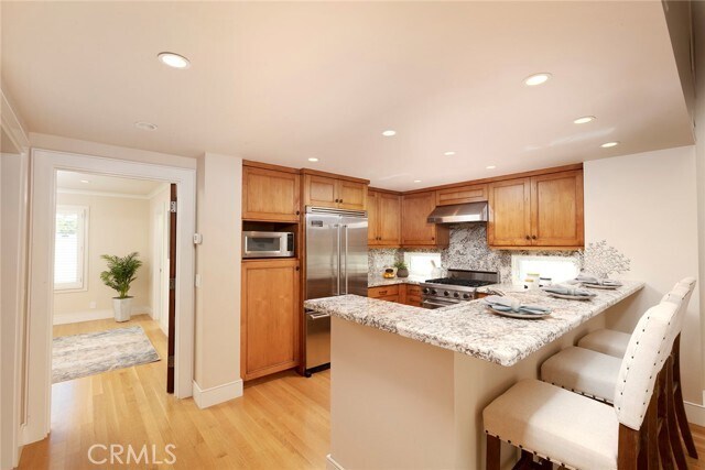 Building Photo - 512 Avocado Ave