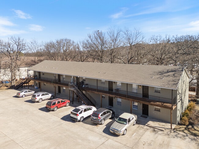 02-884 W Holly St-2 - Arbor Vine Apartments