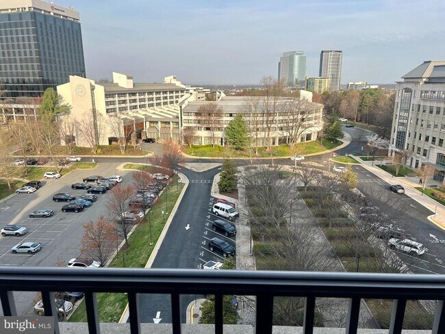 Foto del edificio - 11760 Sunrise Valley Dr