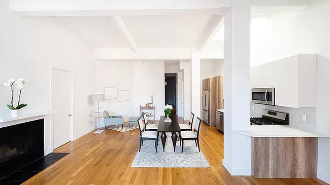 Building Photo - 83 Horatio St