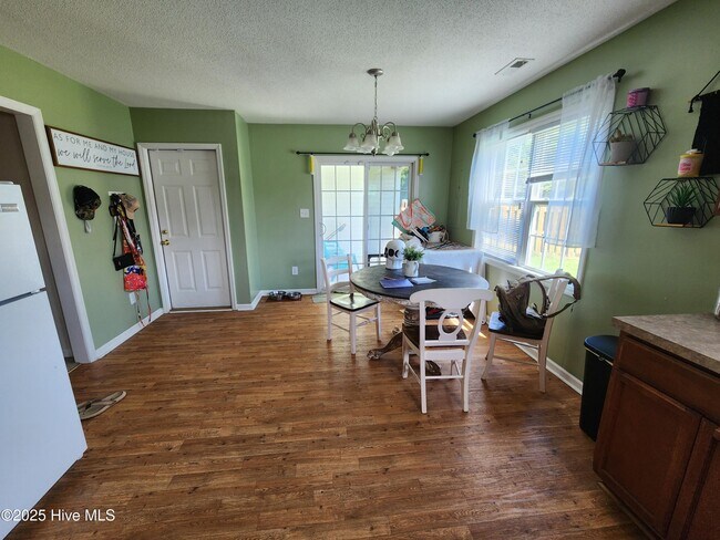 Foto del edificio - 224 Smallwood Rd