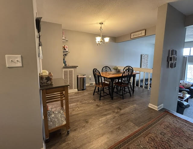 Foto del edificio - 504 Timber Ln