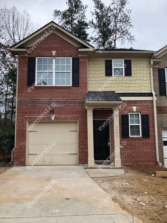 Primary Photo - 4295 Youngstown Cir