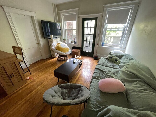 Building Photo - NO BROKER FEE!!! SEPT Sweet 2bed in Bright...