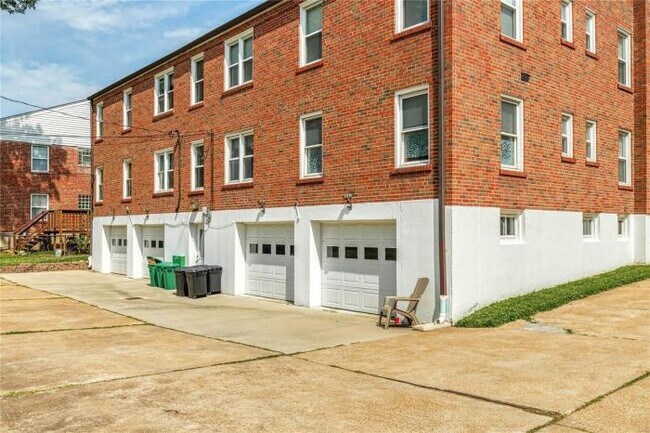Foto del edificio - 2 bedroom in St Louis MO 63105