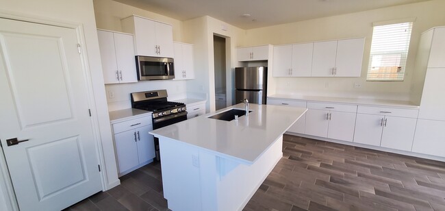 Foto del edificio - 2024 Walker Ln
