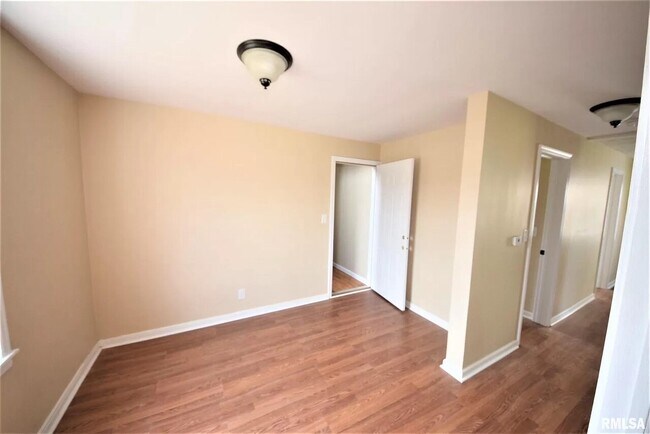 Foto del edificio - 509 W. Washington