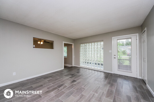 Building Photo - 1008 Armada Ct