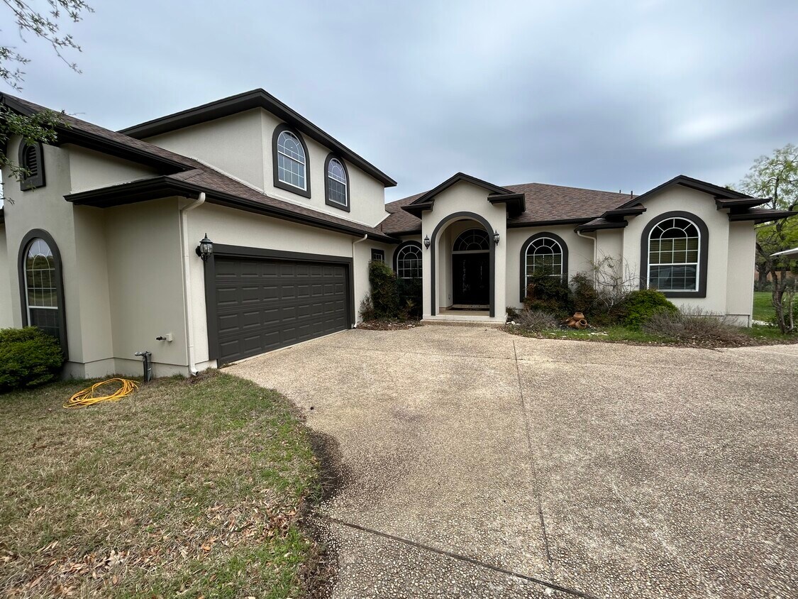 Primary Photo - 30114 Fairway Vista Dr