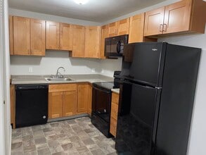 Building Photo - 315 Revere St