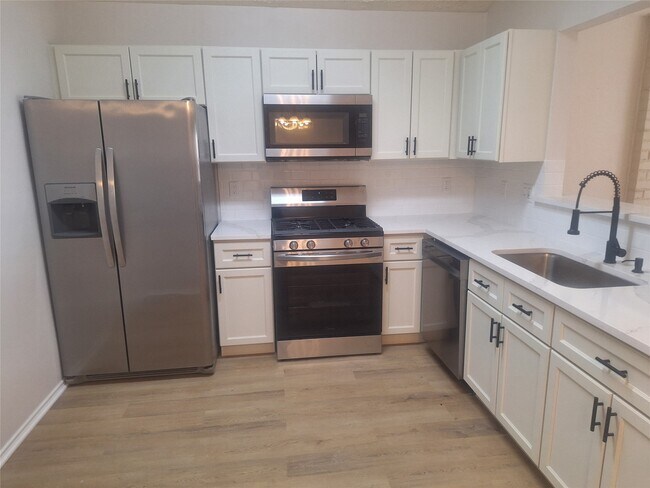 Foto del edificio - 9623 Yearling Cir