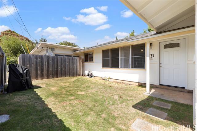 Building Photo - 678 Kihapai St