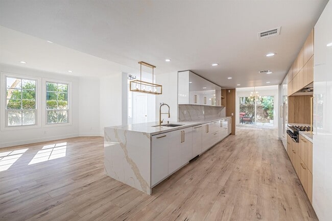 Building Photo - 23034 Park Dulce
